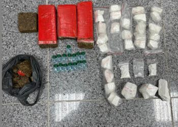 Polícia Militar da Bahia prende homem por tentativa de homicídio e tráfico de drogas em Feira de Santana