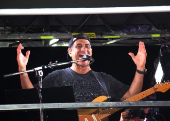 Circuito Maneca Ferreira vibra com Durval Lélys e Xanddy Harmonia