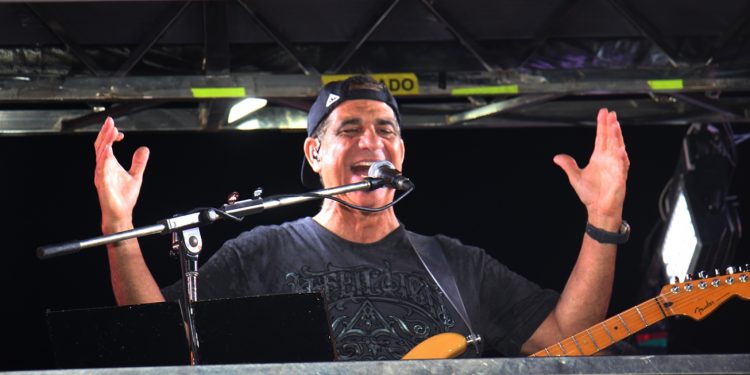 Circuito Maneca Ferreira vibra com Durval Lélys e Xanddy Harmonia