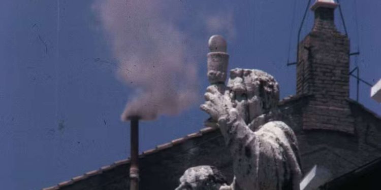 Vaticano divulga horários do conclave que escolherá o novo papa; primeira fumaça pode sair nesta quarta