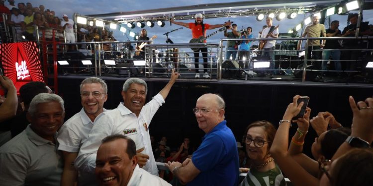 Micareta de Feira 2025 começa com festa, cultura e apelo por respeito