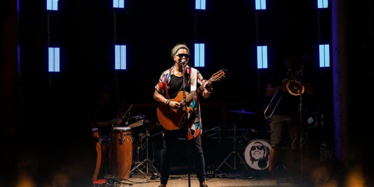 Marcos Heynna apresenta show “Do Lado de Cá” em Salvador e Feira de Santana