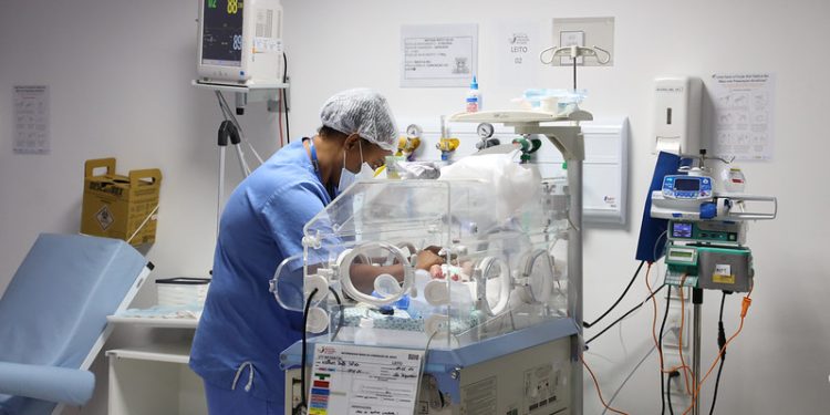 Mais da metade das mães baianas em 2024 teve parto cesáreo