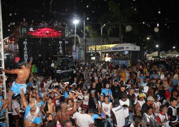 Micareta de Feira explode em diversidade, emoção e irreverência no terceiro dia de festa