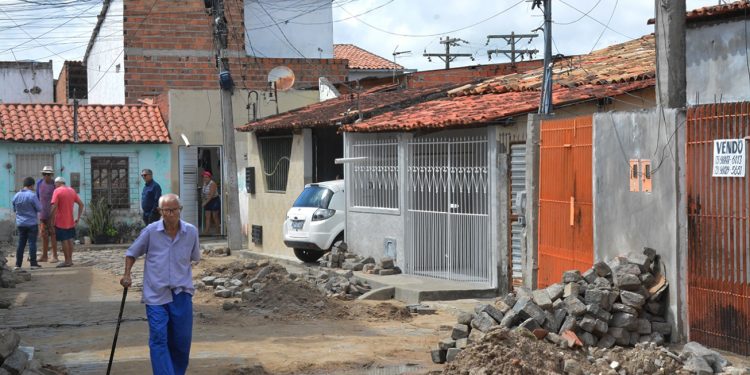 Prefeitura de Feira vai notificar a Embasa por obras malfeitas no bairro Caseb