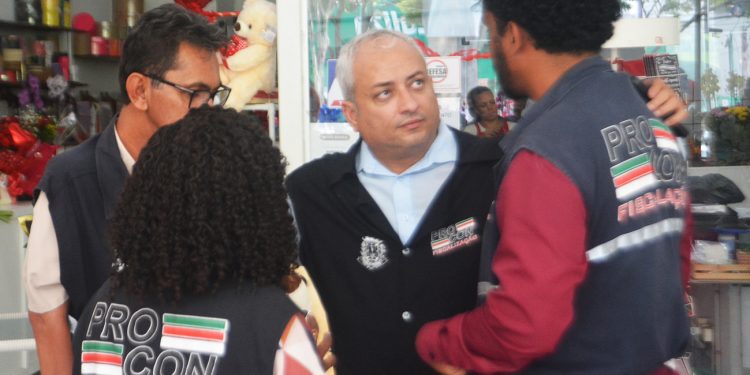 PROCON intensifica fiscalização e alerta para golpes online no Dia das Mães