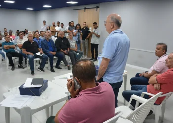 José Ronaldo estuda projeto de lei para facilitar implantação de pequenos empreendimentos imobiliários
