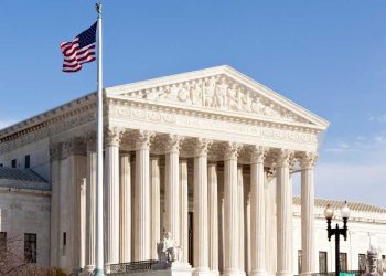 Suprema Corte dos EUA autoriza Trump a revogar status legal de mais de 500 mil imigrantes