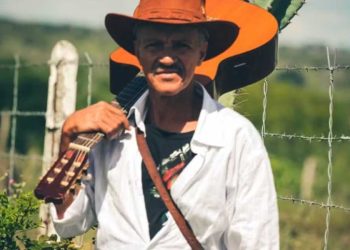 Morre aos 75 anos o cantor e compositor baiano Wilson Aragão