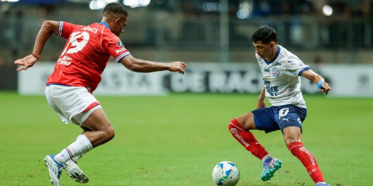 Bahia leva virada do Nacional e sofre primeiro tropeço na Libertadores