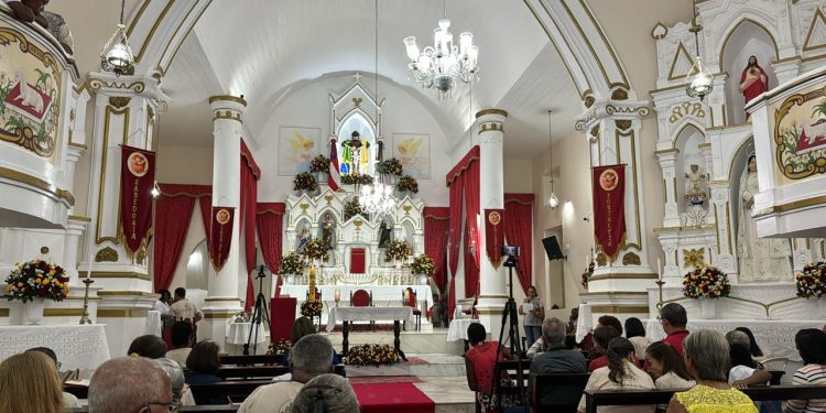 Imagem do Senhor do Bonfim visita Bonfim de Feira pela primeira vez com programação especial de fé e devoção
