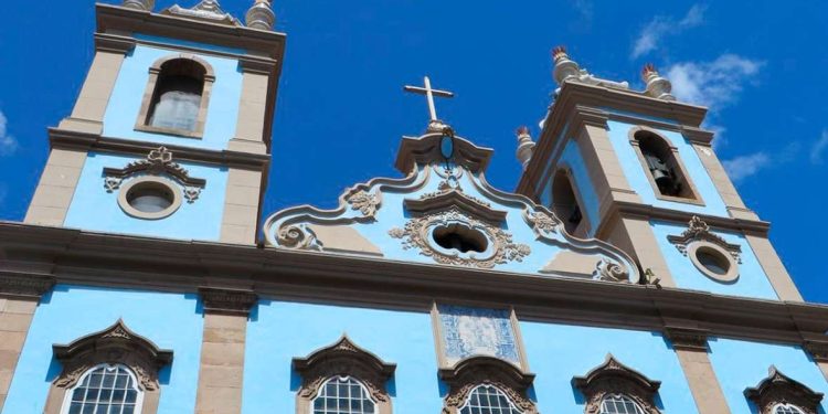Igreja em Salvador, esclarece que não realiza batismos de bonecas reborn