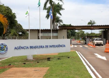 PF indicia Carlos Bolsonaro e Alexandre Ramagem no caso da “Abin Paralela”