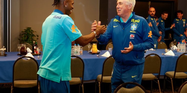 Seleção Brasileira inicia preparação em São Paulo para enfrentar Equador e Paraguai