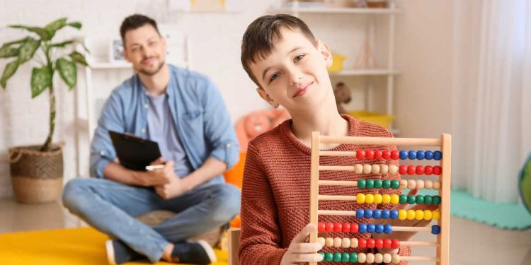 TST deve concluir julgamento sobre redução de jornada para pais de crianças com autismo