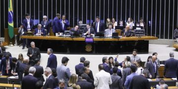 Congresso derruba veto e dispensa aposentados por invalidez de perícia médica periódica