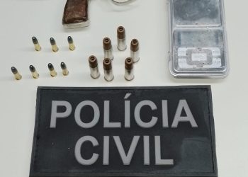 Polícia Civil apreende armas e drogas no bairro Campo Limpo, em Feira de Santana