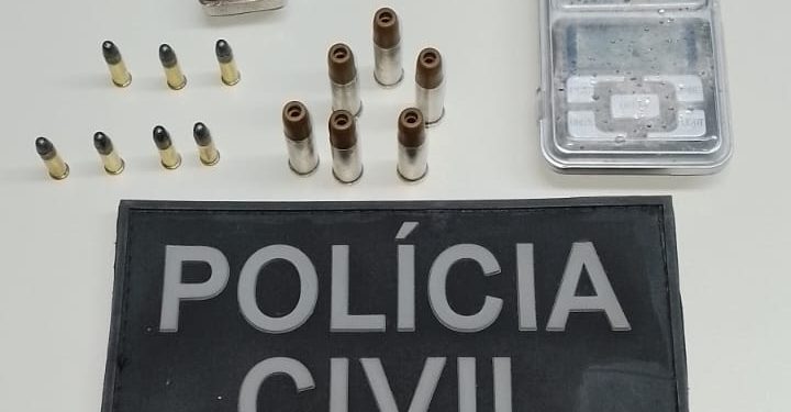 Polícia Civil apreende armas e drogas no bairro Campo Limpo, em Feira de Santana