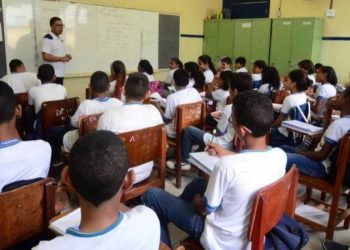 Bahia lidera escolarização entre adolescentes e avança no ranking nacional da educação