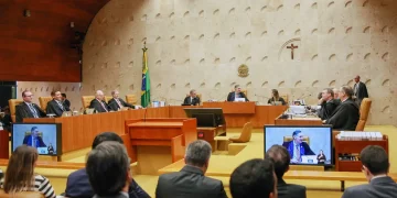 STF suspende julgamento sobre responsabilidade das redes por postagens ilegais