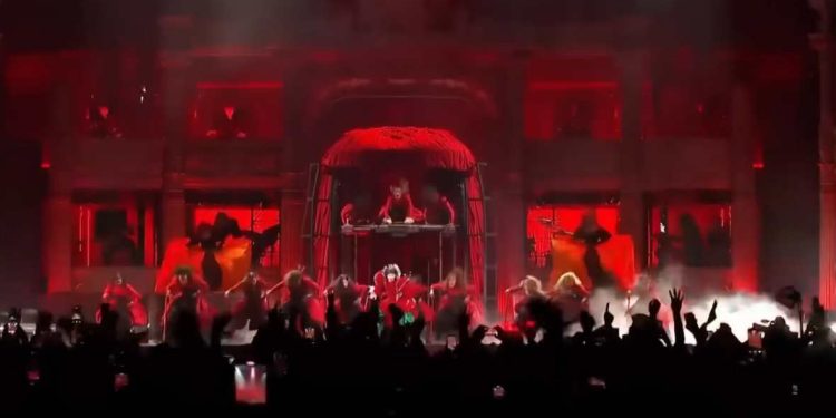 Show de Lady Gaga em Copacabana bate recorde mundial de público e entra para o Guinness Book