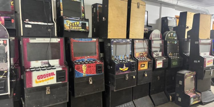 Operação Terminal Zero apreende 57 máquinas caça-níqueis perto da Rodoviária de Feira de Santana