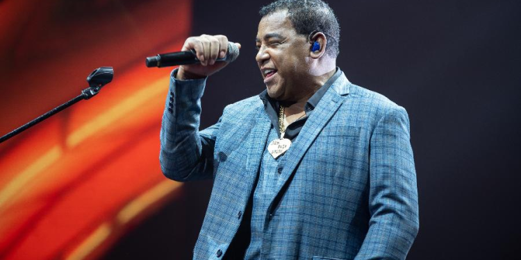 Terceira noite do Arraiá de Feira anima distritos com Raça Negra e muito forró nesta segunda (23)