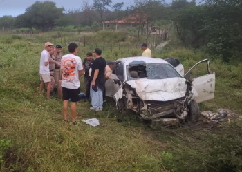 Colisão entre veículos deixa dois mortos e cinco feridos na BA-120, em Valente