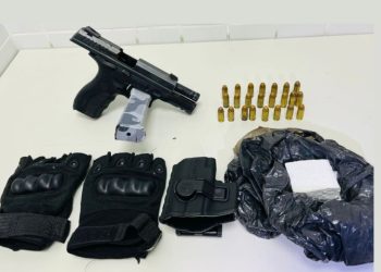 65ª CIPM apreende arma e droga após troca de tiros em Feira de Santana