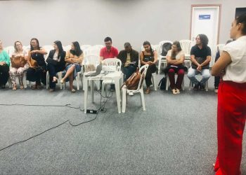 Feira de Santana sedia encontro regional para superar analfabetismo e fortalecer educação de jovens e adultos