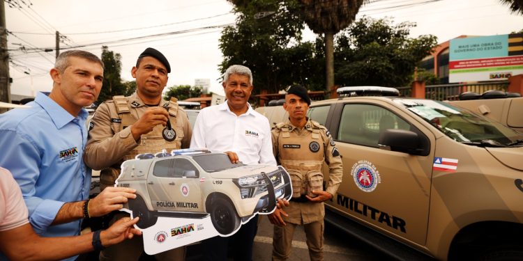 Governo reforça segurança na Bahia com entrega de 65 novas viaturas à Polícia Militar