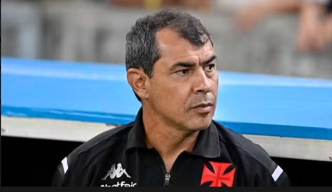 Vitória anuncia a contratação de Fábio Carille