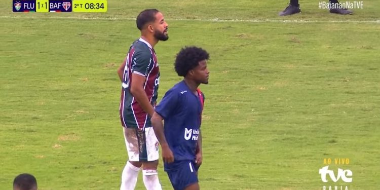 Clássico feirense termina empatado e marcado por racismo e confusão no Baianão Série B