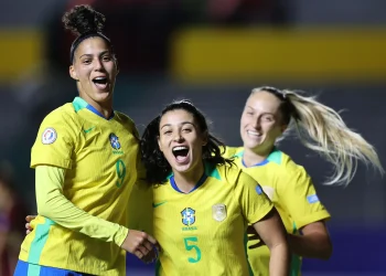 Brasil supera Venezuela na estreia da Copa América Feminina com gols de Amanda Gutierres e Duda Sampaio