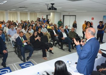 Feira de Santana será modelo na Bahia para encerramento humanizado de lixões