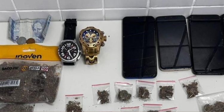 66ª CIPM prende homem por tráfico de drogas e apreende entorpecentes em Feira de Santana