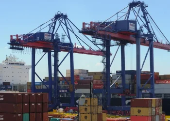 Portos brasileiros batem recorde histórico com 532 milhões de toneladas movimentadas em 2025