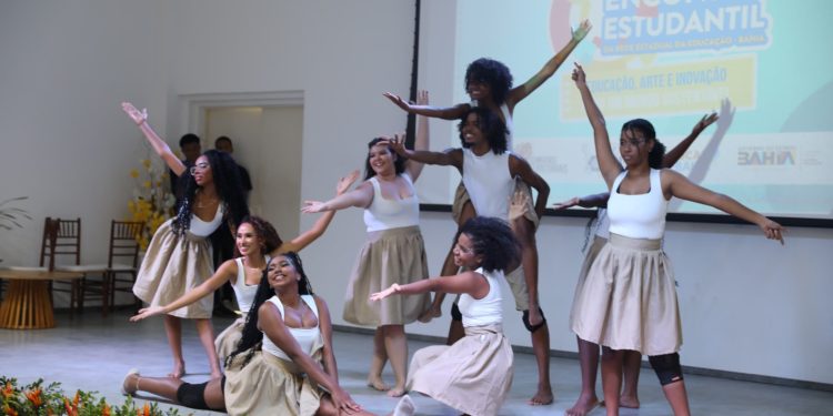 Encontro Estudantil transforma escola estadual de Feira em polo de ciência, arte e inovação
