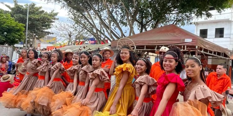 Festival de Quadrilha Junina movimenta Feira de Santana com dois dias de tradição e alegria