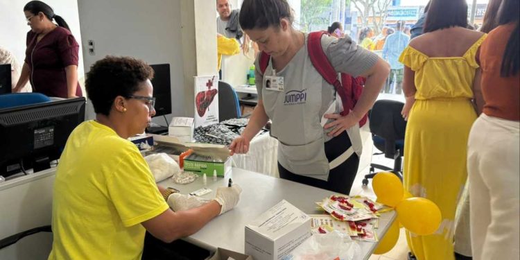 Feira de Santana reforça prevenção contra hepatites virais em dia mundial de luta contra a doença