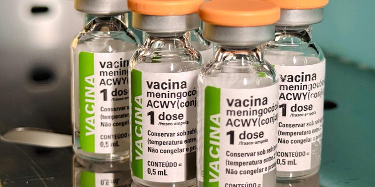 Feira de Santana reforça vacinação de crianças e adolescentes com mais de 23 tipos de imunizantes