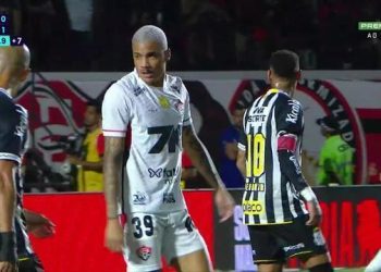 Vitória resiste à pressão do Botafogo e soma ponto importante fora de casa