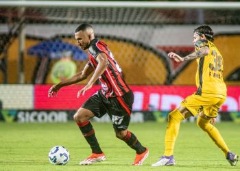 Vitória vacila no fim e cede empate ao Sport no Barradão