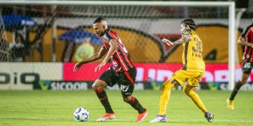 Vitória vacila no fim e cede empate ao Sport no Barradão
