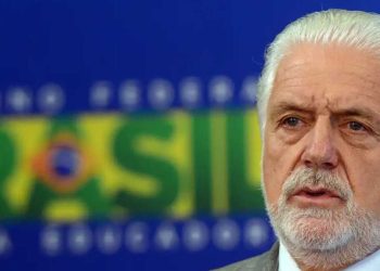 Senadores brasileiros em Washington tentam barrar tarifaço de Trump, mas Jaques Wagner vê poucas chances de sucesso