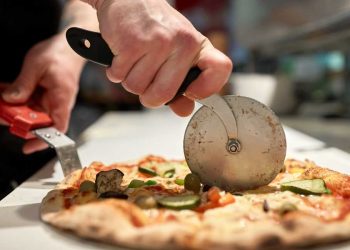 Em Feira de Santana, crescimento da população evangélica impulsiona negócios com foco cristão