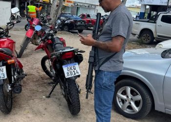 Polícia Civil realiza operação preventiva em feira de veículos em Feira de Santana
