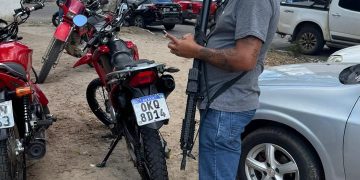 Polícia Civil realiza operação preventiva em feira de veículos em Feira de Santana