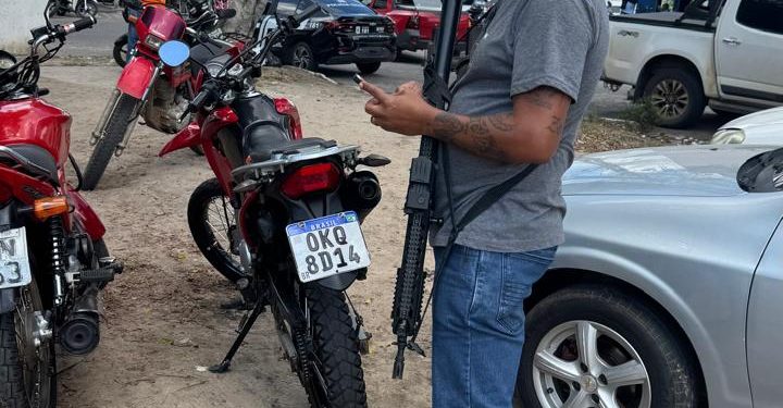 Polícia Civil realiza operação preventiva em feira de veículos em Feira de Santana