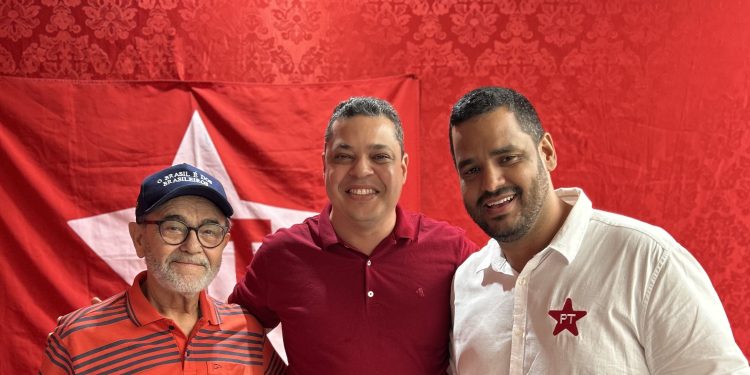 Adriano Costa assume presidência do PT em Feira de Santana